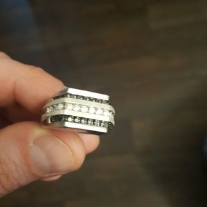 10k White Gold, White/Black Diamond Mens Ring